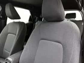 Lexus LBX (2024) thumbnail 25