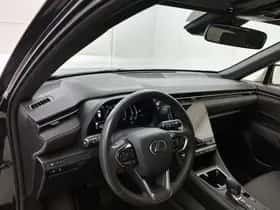 Lexus LBX (2024) thumbnail 28