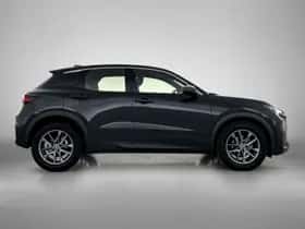 Lexus LBX (2024) thumbnail 9
