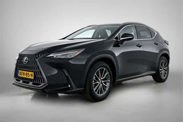 Lexus NX (2025)