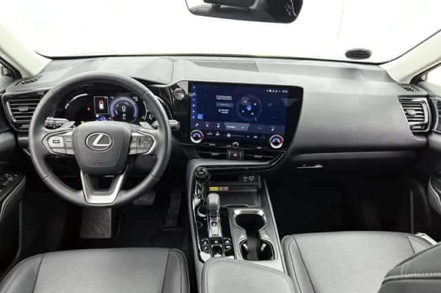 Lexus NX (2025) thumbnail 4