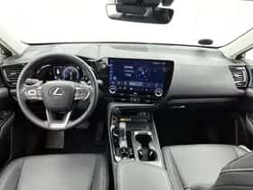Lexus NX (2025) thumbnail 4