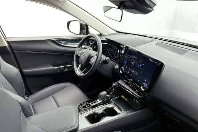 Lexus NX (2025) thumbnail 6