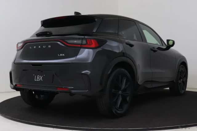 Lexus LBX (2026) thumbnail 2