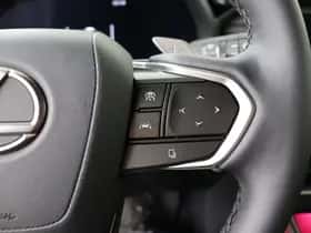 Lexus LBX (2026) thumbnail 13