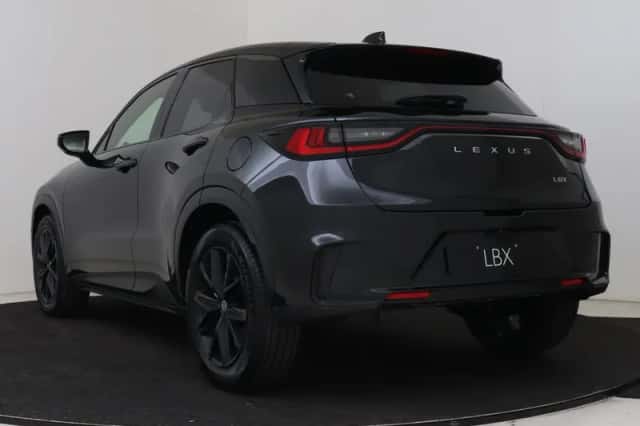 Lexus LBX (2026) thumbnail 16