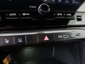 Lexus LBX (2026) thumbnail 23