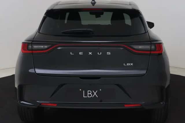Lexus LBX (2026) thumbnail 25