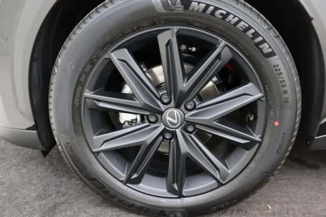 Lexus LBX (2026) thumbnail 5