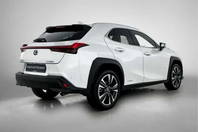 Lexus UX (2022) thumbnail 2