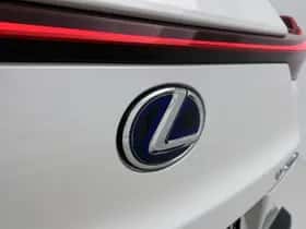 Lexus UX (2022) thumbnail 19