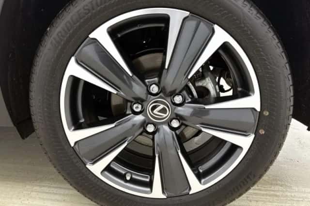 Lexus UX (2022) thumbnail 23