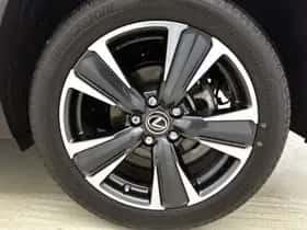 Lexus UX (2022) thumbnail 23