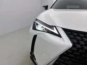 Lexus UX (2022) thumbnail 30