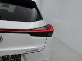 Lexus UX (2022) thumbnail 31