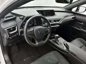 Lexus UX (2022) thumbnail 32