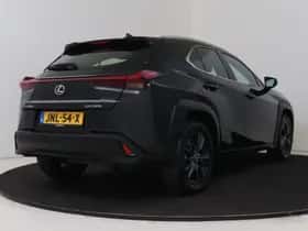 Lexus UX (2022) thumbnail 2