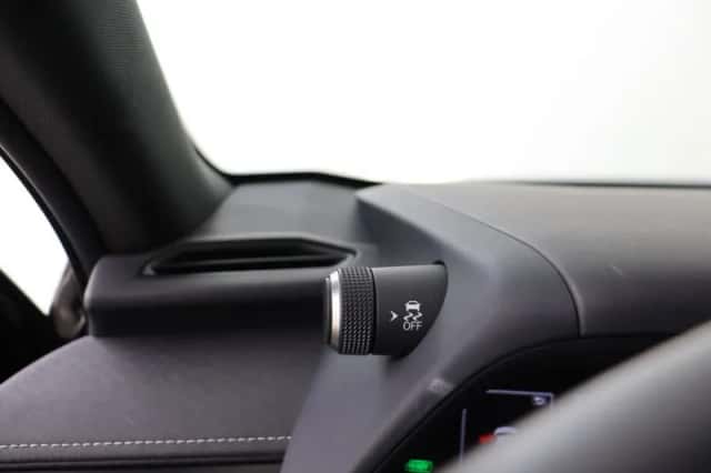 Lexus UX (2022) thumbnail 19