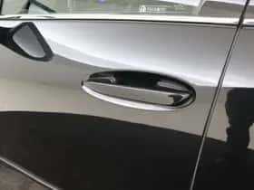 Lexus UX (2022) thumbnail 4