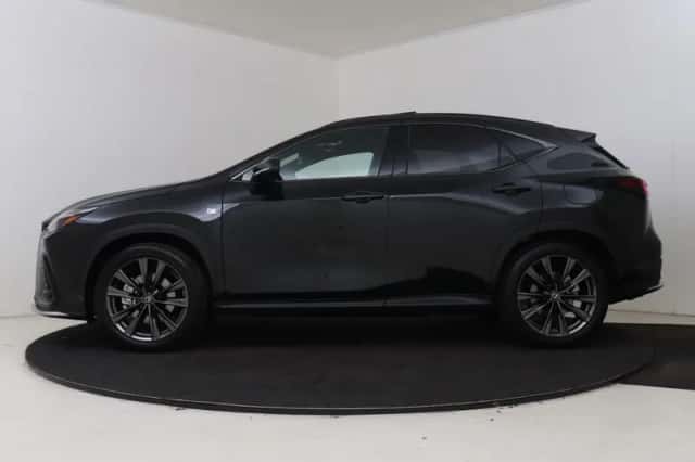 Lexus NX (2026) thumbnail 3