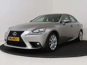 Lexus IS (2017)