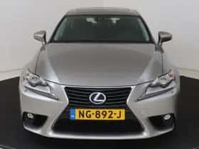 Lexus IS (2017) thumbnail 24