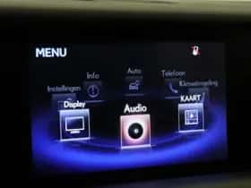 Lexus IS (2017) thumbnail 27