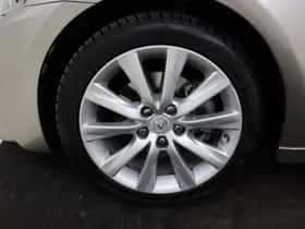 Lexus IS (2017) thumbnail 5