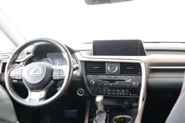 Lexus RX (2017) thumbnail 42