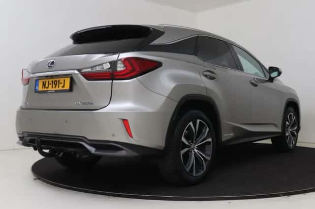 Lexus RX (2017) thumbnail 10