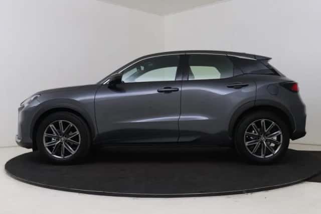 Lexus LBX (2026) thumbnail 3