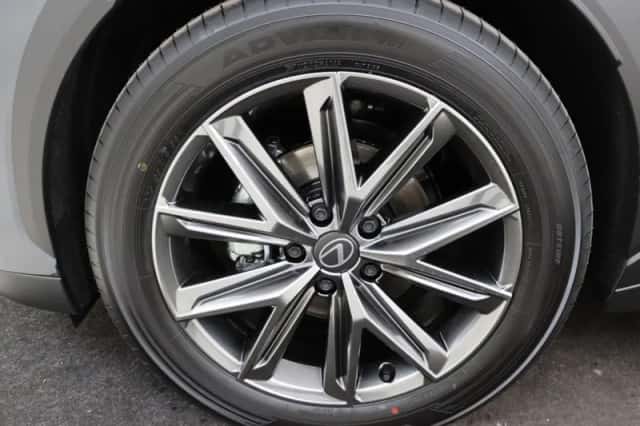 Lexus LBX (2026) thumbnail 5