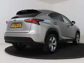 Lexus NX (2016) thumbnail 2