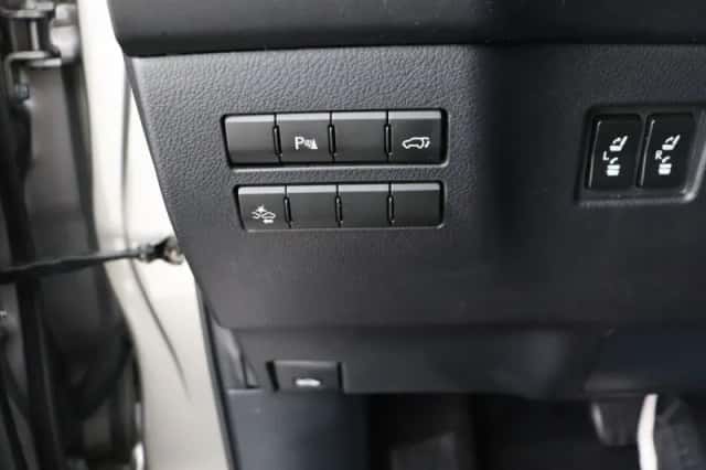 Lexus NX (2016) thumbnail 11