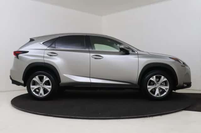 Lexus NX (2016) thumbnail 14