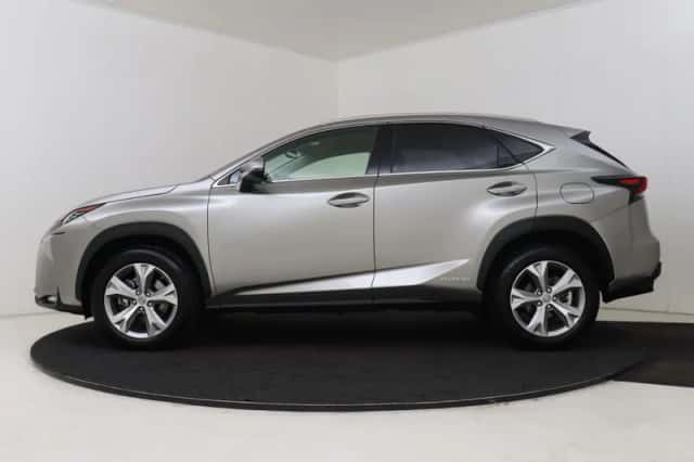 Lexus NX (2016) thumbnail 3