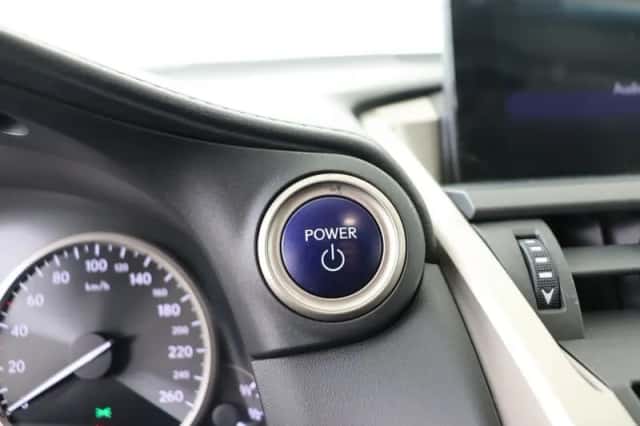 Lexus NX (2016) thumbnail 23