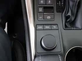 Lexus NX (2016) thumbnail 26