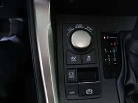 Lexus NX (2016) thumbnail 28