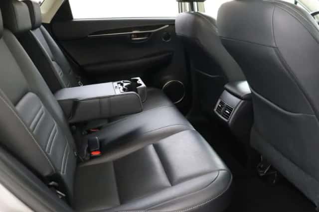 Lexus NX (2016) thumbnail 43