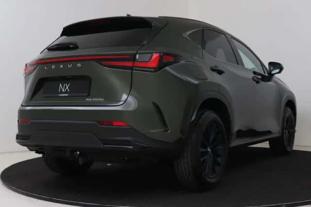 Lexus NX (2025) thumbnail 2