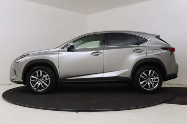 Lexus NX (2020) thumbnail 3