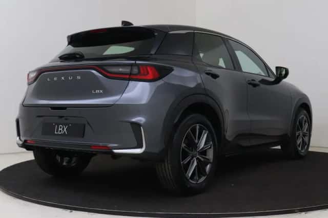 Lexus LBX (2026) thumbnail 2