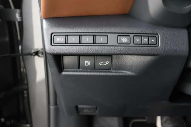 Lexus LBX (2026) thumbnail 12