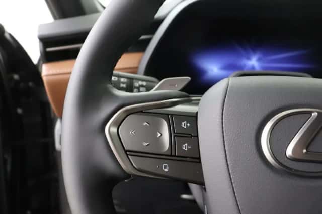 Lexus LBX (2026) thumbnail 13