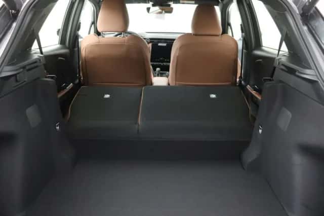 Lexus LBX (2026) thumbnail 36