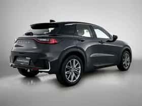 Lexus LBX (2024) thumbnail 2