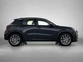 Lexus LBX (2024) thumbnail 11