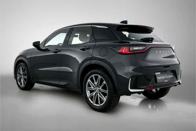 Lexus LBX (2024) thumbnail 13