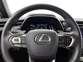 Lexus LBX (2024) thumbnail 17
